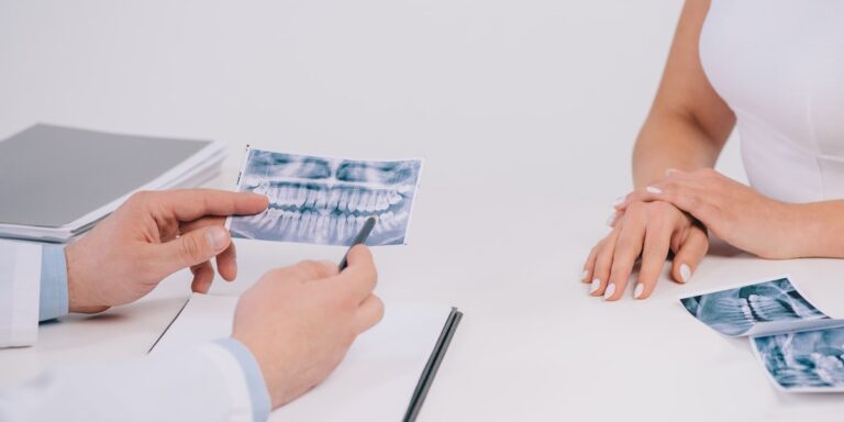 Diente en el paladar, incluido o retenido: por qué no sale y cómo se trata