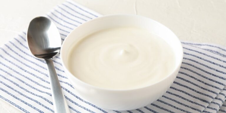 Dieta blanca después del blanqueamiento dental: qué comer, qué evitar y cuánto dura la sensibilidad